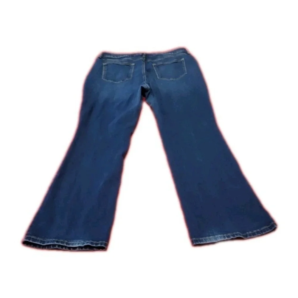 Sonoma Goods for Life women Blue Jeans‎ Curvy Bootcut Size 18 Pockets Zip Button